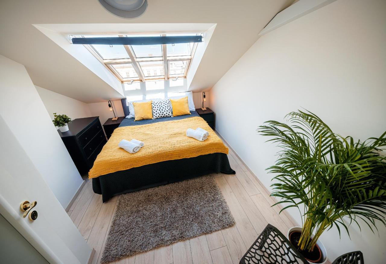 Centrum Apartments Pstrossova Prague Luaran gambar